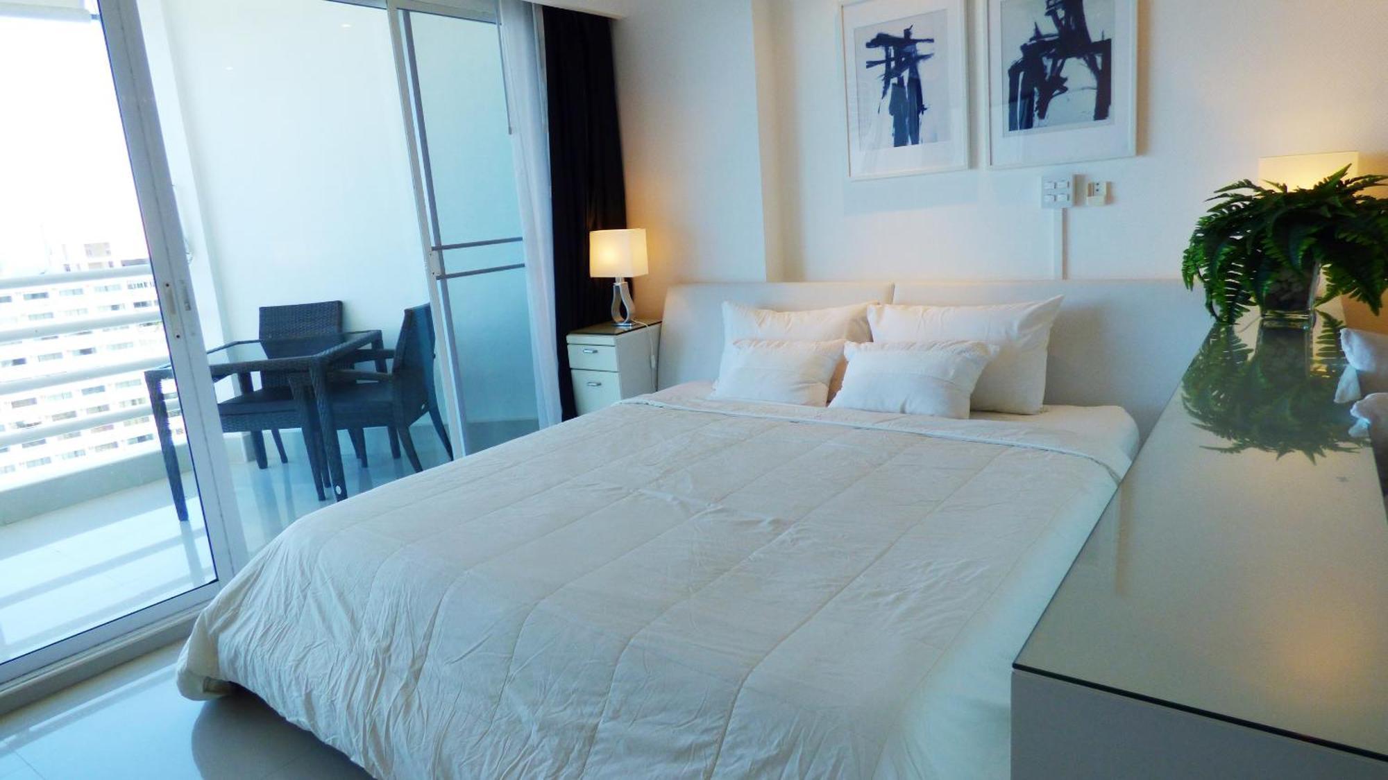 Beautiful Sea View Beach Front Condo Pattaya Exterior photo
