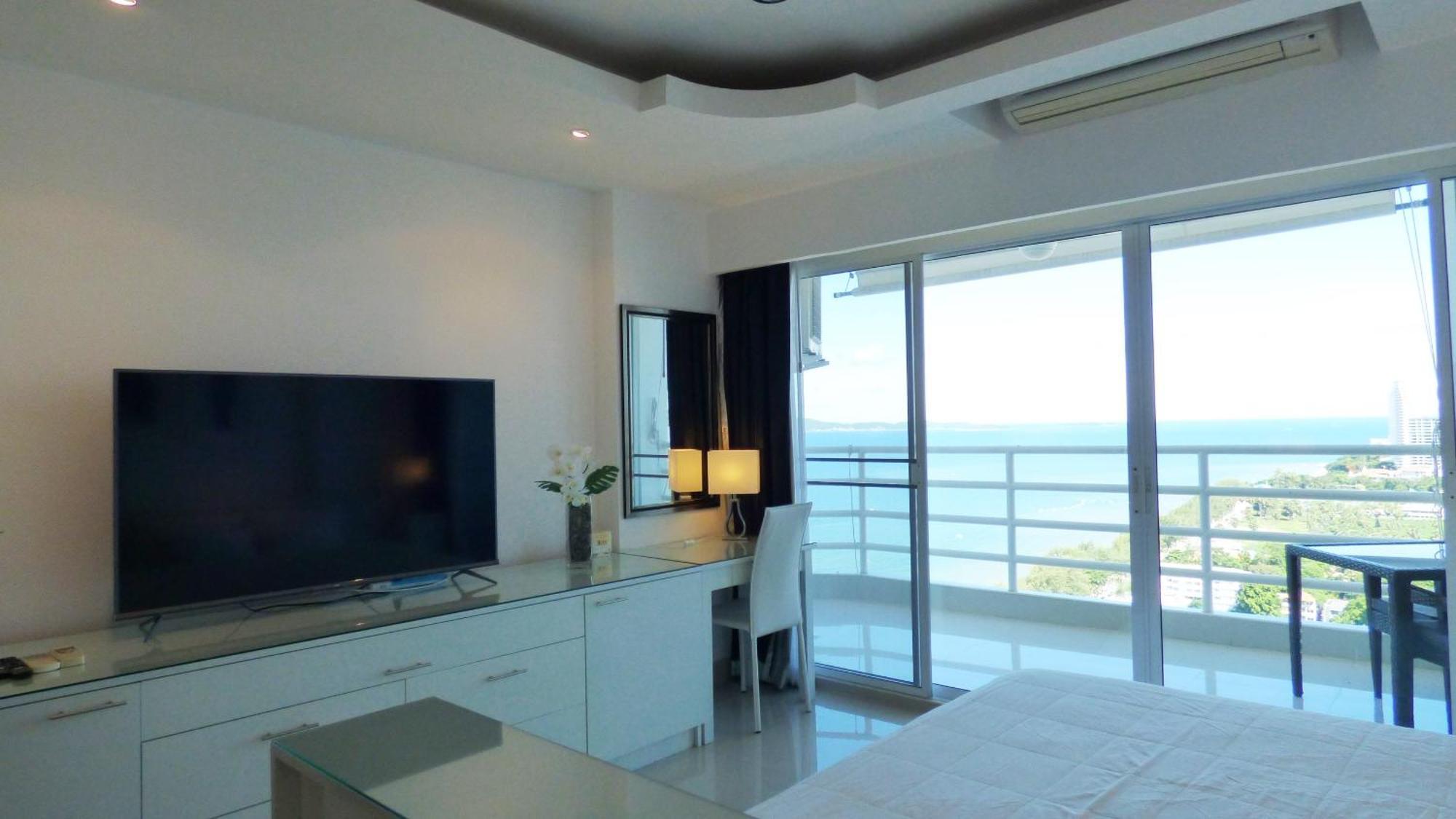 Beautiful Sea View Beach Front Condo Pattaya Exterior photo