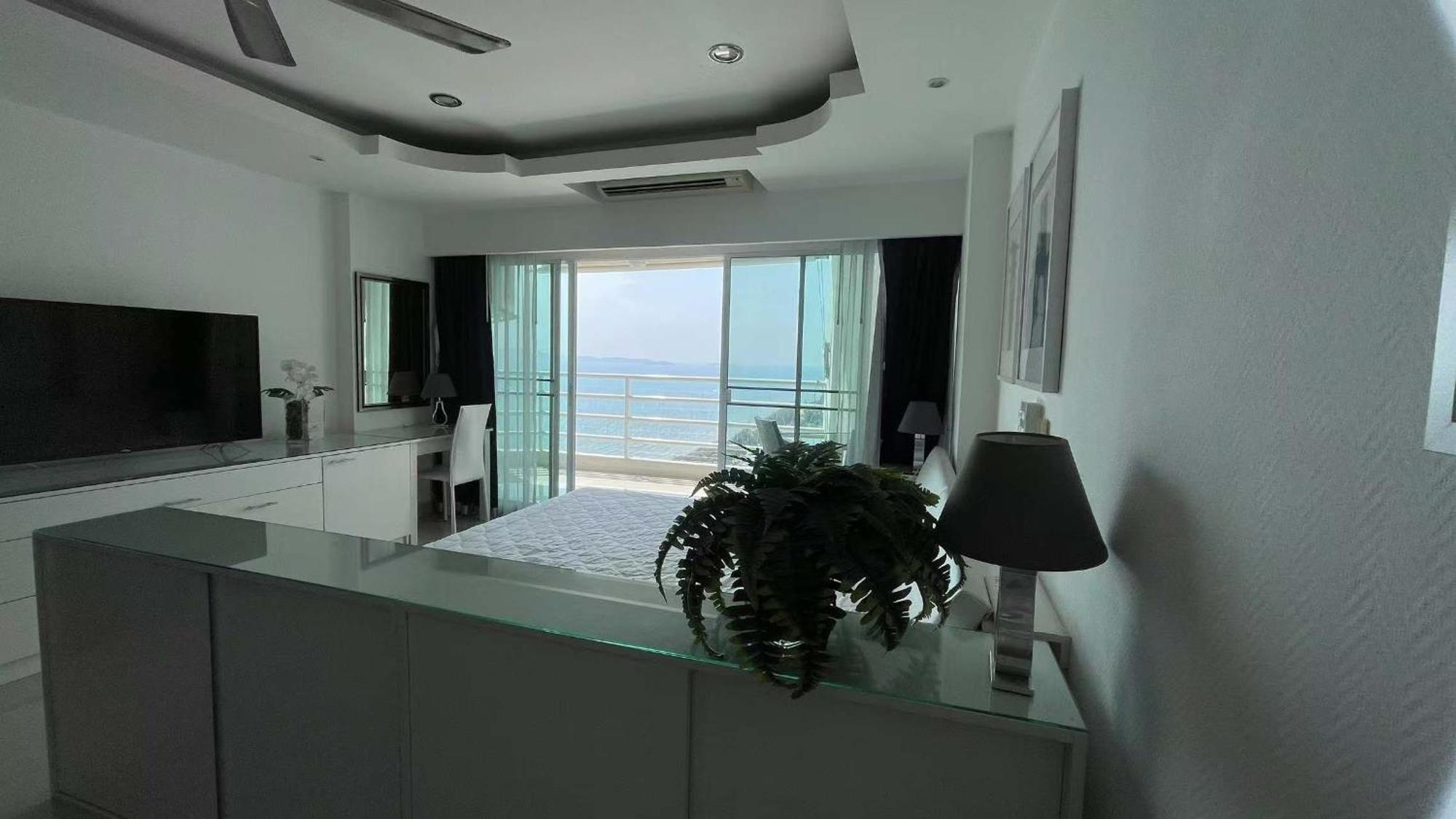 Beautiful Sea View Beach Front Condo Pattaya Exterior photo